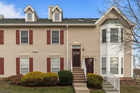 253 Columbus Dr #253, Franklin Park, NJ 08823