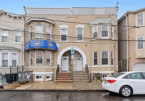 42 Rowland St, Newark, NJ 07104