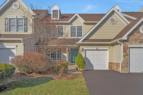 218 Patriot Hill Dr, Basking Ridge, NJ 07920