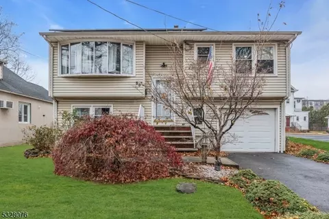 53 Melbourne Ct, Woodbridge Twp, NJ 07095