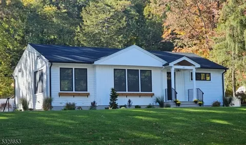 167 Kakeout Rd, Kinnelon, NJ 07405