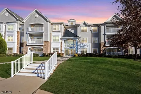 8109 Westover Way #8109, Somerset, NJ 08873
