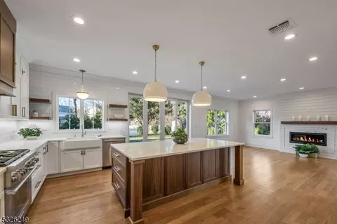 9 Roscoe Ave, Madison, NJ 07940