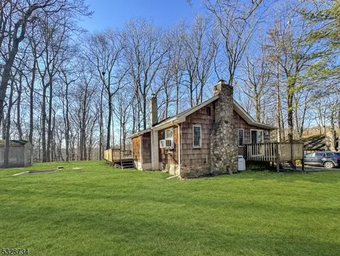238 Pohatcong Rd, Vernon Twp, NJ 07422
