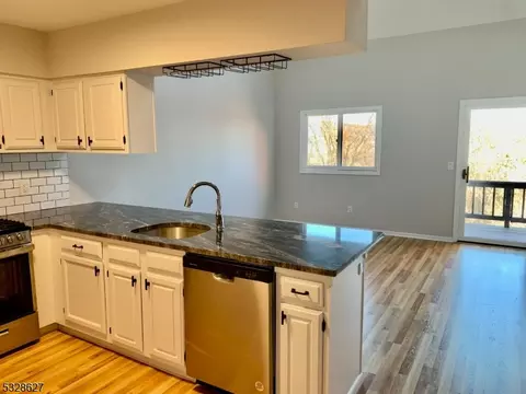 2 Stowe Ct #6, Vernon, NJ 07462