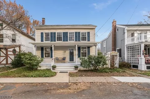 29 Front St, Frenchtown, NJ 08825
