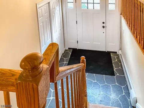 12 Farview Dr, Hackettstown, NJ 07840 photo 2