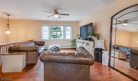 12 Farview Dr, Hackettstown, NJ 07840 photo 4