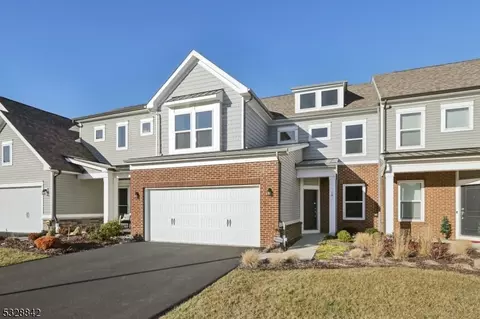 19 Doyle Dr, Florham Park, NJ 07932