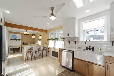 6 Shady Ter, Wayne, NJ 07470 photo 3