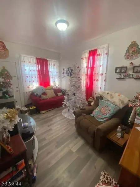 237 Ackerman Ave, Clifton, NJ 07011 photo 4