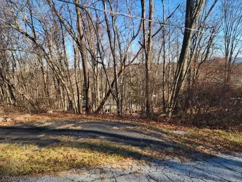 15 Lakeview Dr, Wantage Twp, NJ 07461