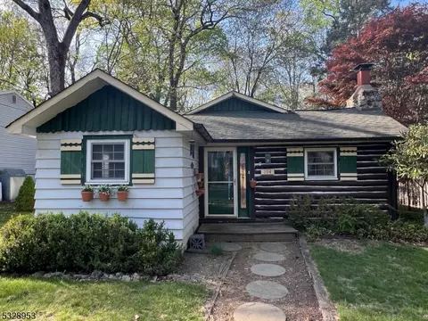 194 Glenside Trl, Sparta, NJ 07871