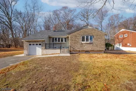 584 Columbia St, New Milford, NJ 07646