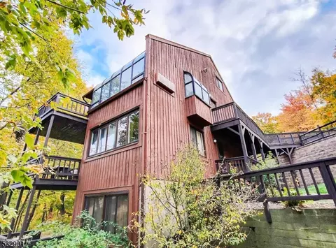 2 Keystone Ct #3, Vernon, NJ 07462
