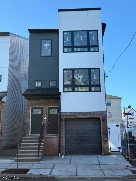 103 S 8th St, Newark, NJ 07107