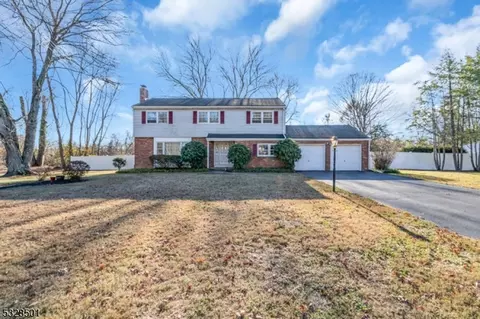 2 Mattatuck Ln, Ewing Twp, NJ 08618
