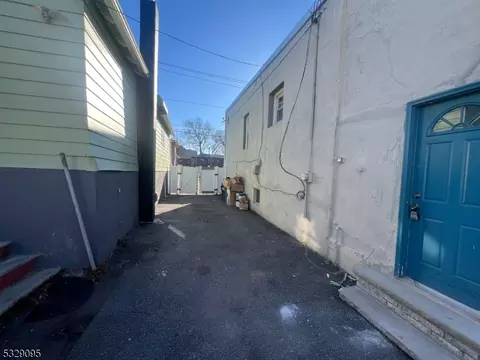 95 Watchung Ave, Belleville, NJ 07109