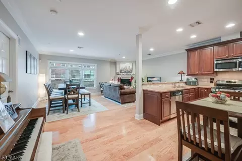 31-41 Church St #204, South Orange, NJ 07079