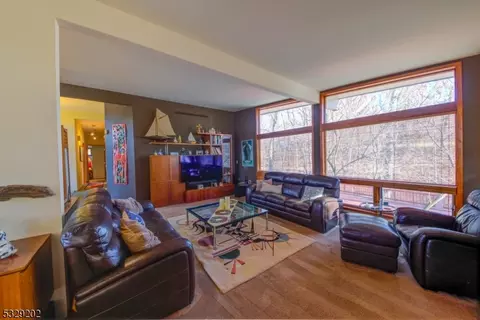 628 Indian Rd, Wayne, NJ 07470 photo 4