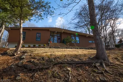628 Indian Rd, Wayne, NJ 07470 photo 3