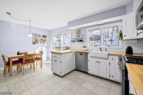 322 Hackett Rd, Hampton, NJ 08827 photo 4