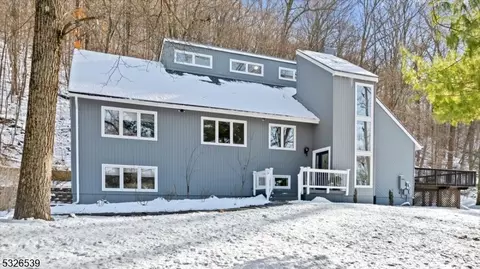 322 Hackett Rd, Hampton, NJ 08827