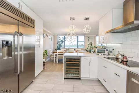 250 Gorge Rd UNIT 7J, Cliffside Park, NJ 07010