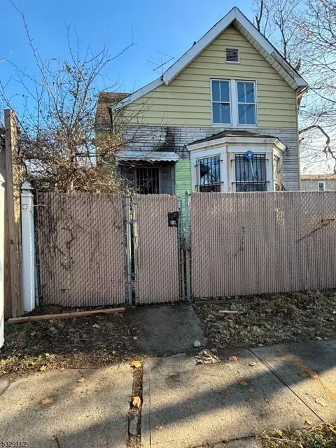 96 Eastern Pkwy, Irvington Twp, NJ 07111