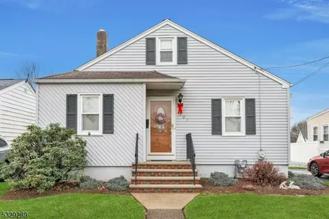 101 Westminster Pl, Saddle Brook, NJ 07663