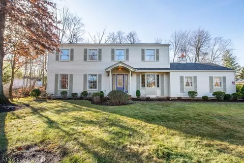 42 Carolyn Ct, East Hanover, NJ 07936