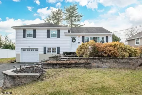 82 Barnida Dr, East Hanover, NJ 07936