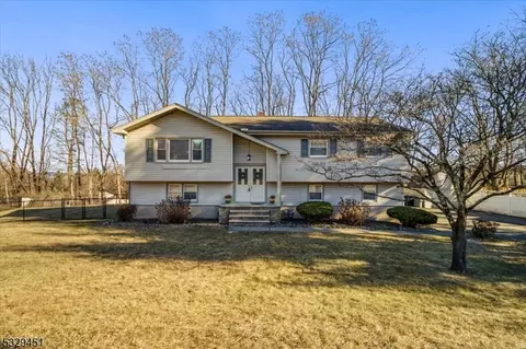 5 Charles Haber Jr Rd, Butler, NJ 07405