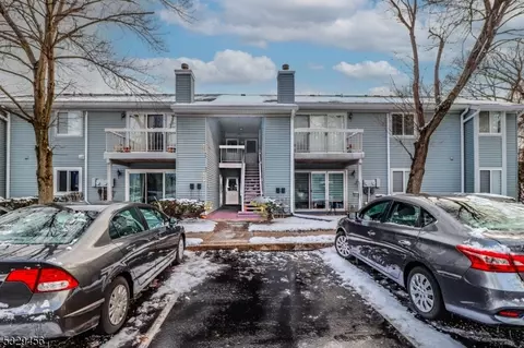 84 Haverhill Pl, Somerset, NJ 08873