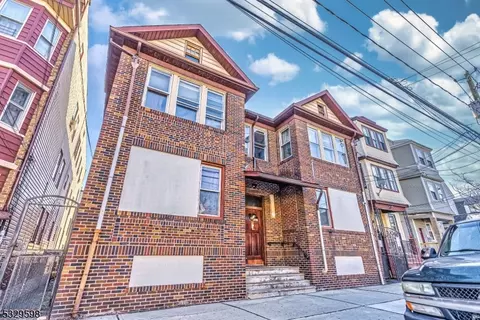 277 N 5th St, Newark, NJ 07107