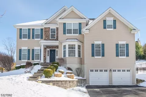 26 Elias Dr, Mount Olive, NJ 07828