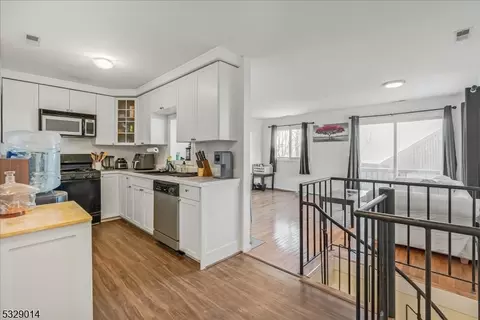 6 Sunrise Dr #1, Vernon, NJ 07462