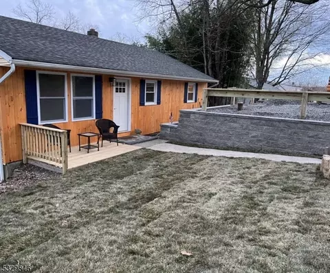 108 Brooklyn Stanhope Rd, Stanhope, NJ 07874