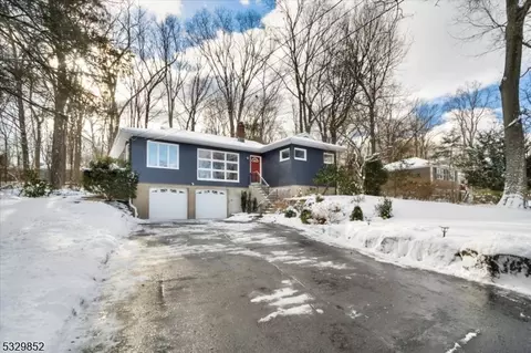 44 Whaleback Ter, Ringwood, NJ 07456