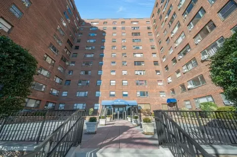 6515 Kennedy Blvd #8K, North Bergen, NJ 07047