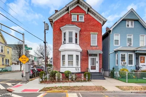 400 Davis Ave, Harrison, NJ 07029