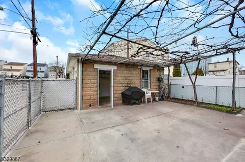400 Davis Ave, Harrison, NJ 07029 photo 8