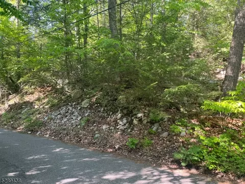 00 Fairlawn Dr, West Milford Twp, NJ 07421