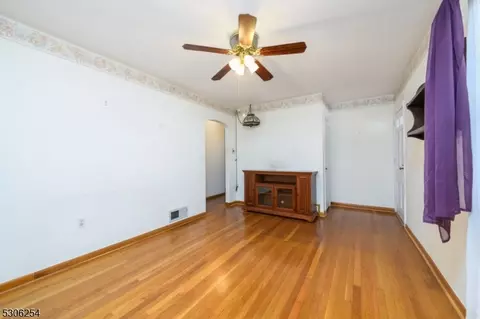 225 Greene Ave, Middlesex, NJ 08846 photo 8