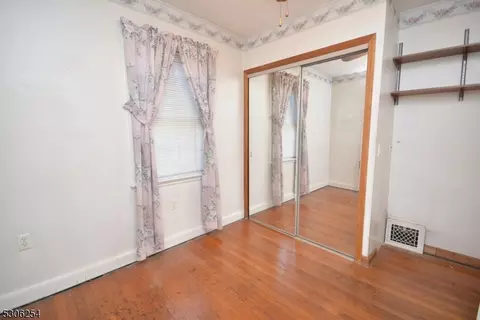225 Greene Ave, Middlesex, NJ 08846 photo 15