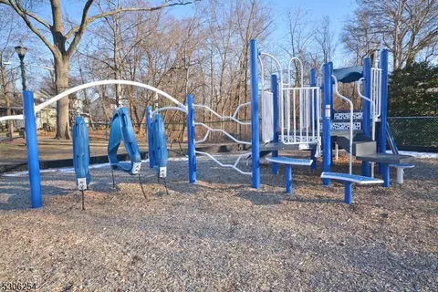 225 Greene Ave, Middlesex, NJ 08846 photo 34