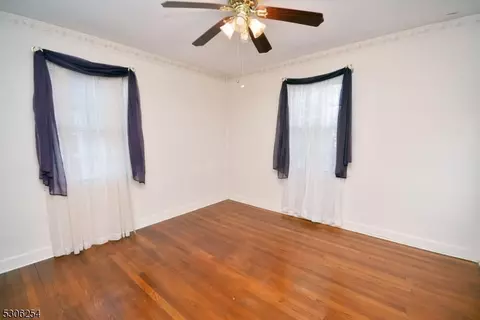 225 Greene Ave, Middlesex, NJ 08846 photo 18