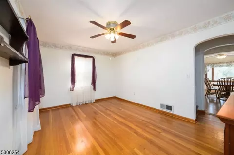 225 Greene Ave, Middlesex, NJ 08846 photo 6