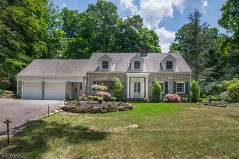 9 Brush Hill Rd, Kinnelon, NJ 07405