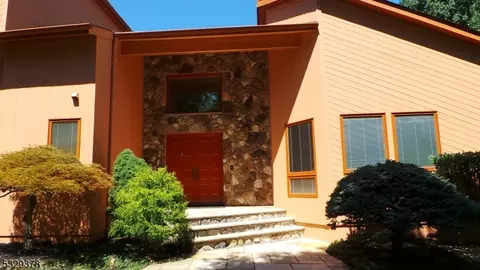 136 Eileen Dr, Cedar Grove, NJ 07009 photo 26